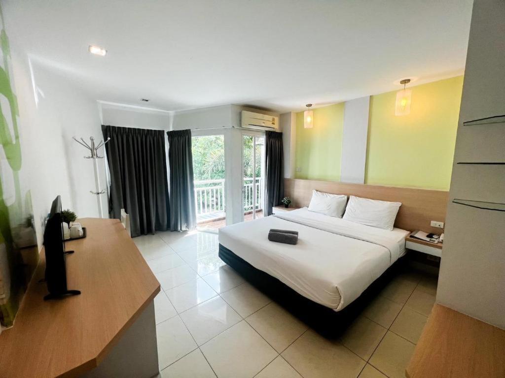 סי ראצ'ה Nana Chat Bangsaen Hotel מראה חיצוני תמונה