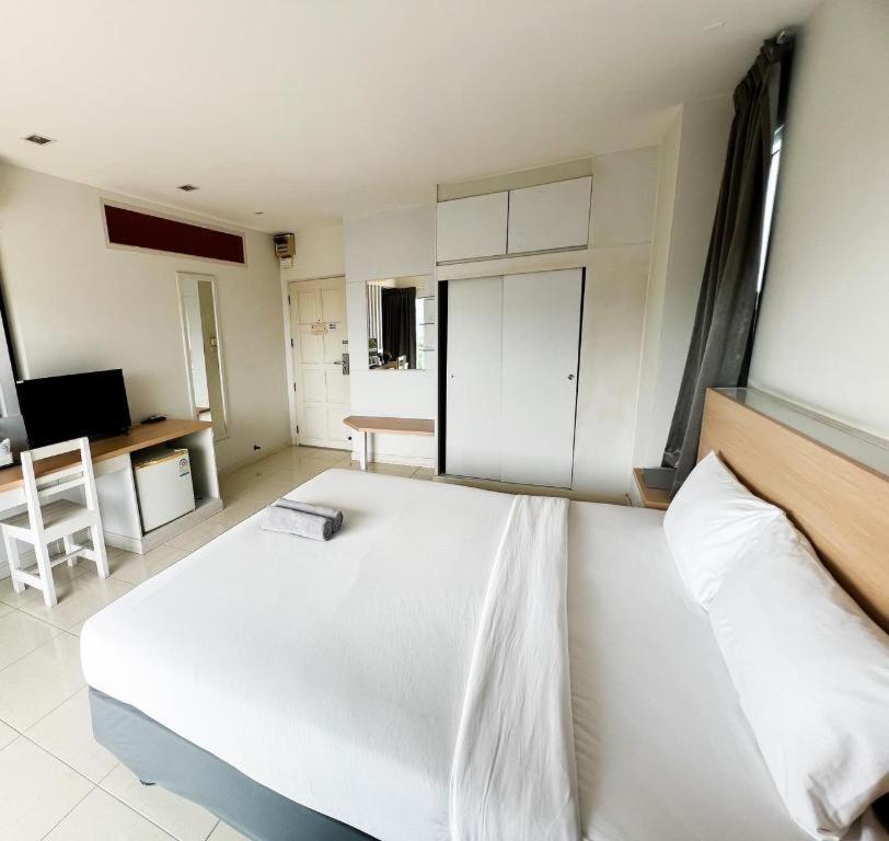 סי ראצ'ה Nana Chat Bangsaen Hotel מראה חיצוני תמונה