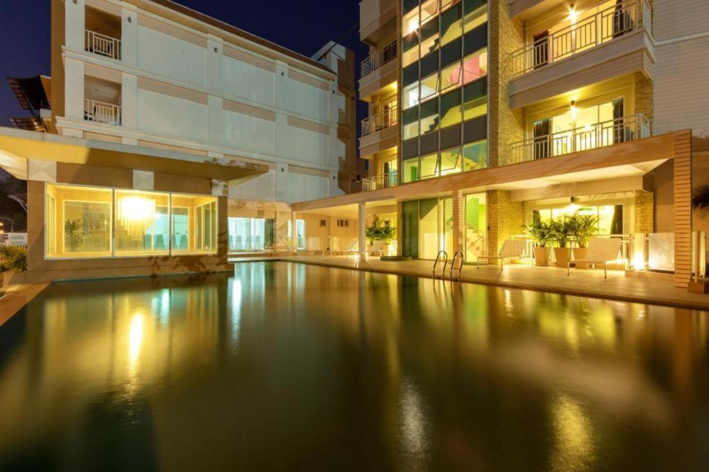 סי ראצ'ה Nana Chat Bangsaen Hotel מראה חיצוני תמונה