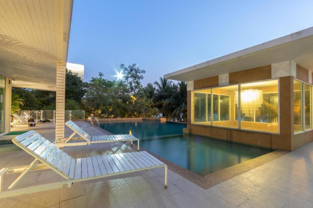 סי ראצ'ה Nana Chat Bangsaen Hotel מראה חיצוני תמונה